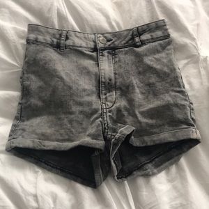 DIVIDED SHORTS